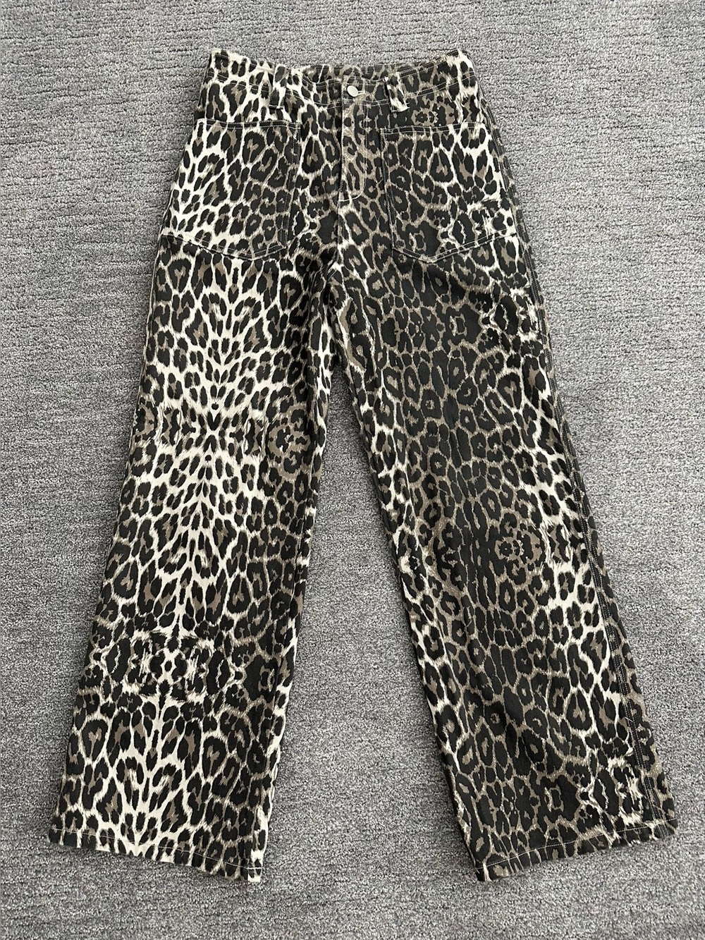 EUC Papermoon Leopard Print Wife Leg Jeans Size Medium